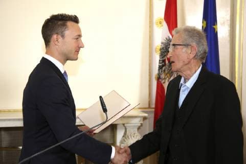 Gernot Blümel and Florjan Lipus at the awarding of the Grand Austrian State Prize in 2018 to Florjan Lipus in the Federal Chancellery Vienna 01 10 2018 Foto:xF.xJ.xMorgenbesserx xFuturexImage