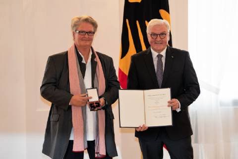 Chairman of the Works Council Heike Prieß Award of Federal Cross of Merit by the Federal President Frank Walter Steinmeier to a total of 29 personalities in the Bellevue Palace Order of Merit of the Federal Republic of Germany Berlin Berlin Germany Schloss Bellevue