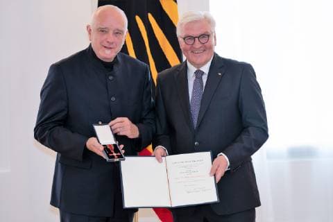 Frank Michael Zeidler Federal Cross of Merit awarded by Federal President Frank Walter Steinmeier to a total of 29 personalities at Schloss Bellevue Order of Merit of the Federal Republic of Germany Berlin Berlin Germany Schloss Bellevue