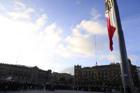 October 2 2018 EUM20181002NAC20 JPG CITY OF MEXICO Anniversary Anniversary Movement 68 October 2, 2018 On the esplanade of the Zocalo in Mexico City representatives of the three political powers raise the flag at half mast and perform honor guard in memory of the deceased during the student movement of 1968 to 50 years of the fact Photo Agency EL UNIVERSAL EVZ  - ZUMAu78_ 20181002_zaf_u78_028 Copyright: xIrvinxOlivaresx