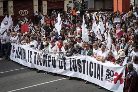 October 2 2018 EUM20181002NAC37 JPG CITY OF MEXICO Anniversary Anniversary Movement 68 October 2, 2018 Headed by members of the Committee 68 students march this Tuesday afternoon to the capital Zocalo in commemoration for the 50 years of the student massacre in the Plaza de las Tres Cultures in Tlatelolco Photo Agency EL UNIVERSAL Juan Carlos Reyes RCC  - ZUMAu78_ 20181002_zaf_u78_046 Copyright: xJuanxCarlosxReyesxGarciax