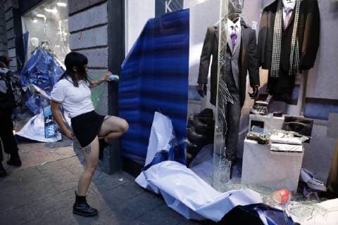 October 2 2018 EUM20181002NAC49 JPG MEXICO CITY Anniversary Anniversary Movement 68 During the march to commemorate the 50th anniversary of the Student Movement of 1968 a group of hooded men broke the dresser of the mens clothing store located on 5th avenue in the Historic Center 2 of October 2018 Photo Agency EL UNIVERSALIvan StephensRCC  - ZUMAu78_ 20181002_zaf_u78_088 Copyright: xElxUniversalx