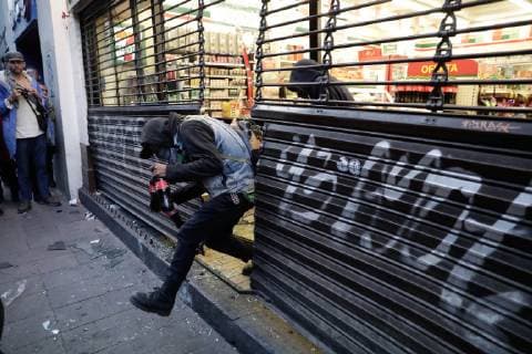 October 2 2018 EUM20181002NAC52 JPG CITY OF MEXICO Anniversary Anniversary Movement 68 During the march to commemorate the 50th anniversary of the Student Movement of 1968, a group of hooded persons performed vandalized acts in the Historic Centers shops October 2, 2018 Photo Agency EL UNIVERSALIvan StephensRCC  - ZUMAu78_ 20181002_zaf_u78_091 Copyright: xElxUniversalx