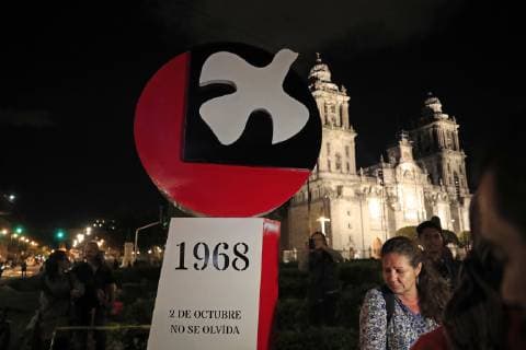 October 2 2018 EUM20181002NAC58 JPG CITY OF MEXICO Anniversary Anniversary Movement 68 October 2, 2018 Aspect of the march of protesters to the Zocalo Capitalino in commemoration of the 50 years of the repression against the Student Movement of 1968 Photo Agency EL UNIVERSAL RCC  - ZUMAu78_ 20181002_zaf_u78_098 Copyright: xIrvinxOlivaresx