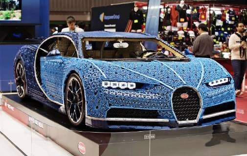 News Themen der Woche KW 40 News Bilder des Tages Bugatti Chiron made from Lego was presented during the second press day of the International Motor Show in Paris, France, on Wednesday, October 3rd, 2018. (CTKxPhoto RenexFluger) CTKPhotoF201810030758801 