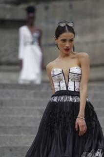 Models present creations by Mexican designer Benito Santos during during the start of Mercedes-Benz Fashion Week Mexico City, on the steps of the Angel of Independence, in Mexico City, Mexico, 07 October 2018. Mercedes-Benz Fashion Week Mexico City !ACHTUNG: NUR REDAKTIONELLE NUTZUNG! Copyright: xSashenkaxGutierrezx CMX01 20181007-636745378630309773
