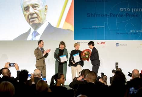 Federal Foreign Minister Heiko Maas SPD participates in the Shimon Peres award ceremony in the Red City Hall of Berlin 08 10 2018 Berlin Germany Copyright: xFelixxZahnx
