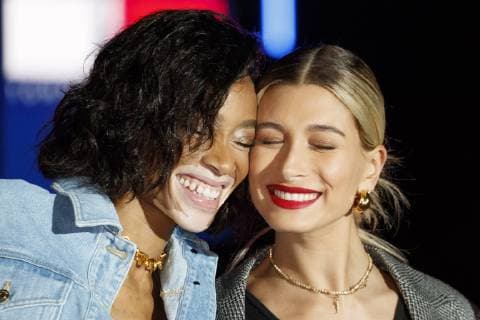 Entertainment Bilder der Woche KW41 Entertainment Bilder des Tages (L to R) Canadian model Winnie Harlow and American model Hailey Baldwin, attend the Tokyo Icons event on October 8, 2018, Tokyo, Japan. The American fashion brand Tommy Hilfiger presented its Fall 2018 collection in Tokyo inviting international and Japanese celebrities such as F1 race driver Lewis Hamilton and model and Justin Bieber s wife Hailey Baldwin.  (gxta_THJIcons009)