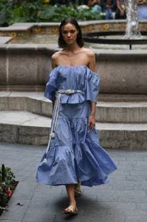 (181008) -- MEXICO CITY, Oct. 8, 2018 -- A model presents a creation at the Sandra Weil Show during the Mercedes-Benz Fashion Week Mexico City in Mexico City, Mexico, on Oct. 8, 2018. ) MEXICO-MEXICO CITY-FASHION WEEK-SANDRA WEIL XinxYuewei 