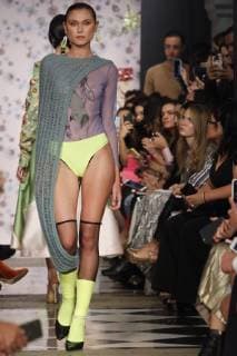 A model presents creations of Mexican designer Alexia Ulibarri, during the Mercedes Benz Fashion Week in Mexico City, Mexico, 08 October 2018. Mercedes Benz Fashion Week in Mexico City !ACHTUNG: NUR REDAKTIONELLE NUTZUNG!  Copyright: xSashenkaxGutierrezx CMX100 20181009-636746592308629281