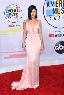 09 October 2018 - Los Angeles, California - Vanessa Hudgens. 2018 American Music Awards held at the Microsoft Theater. Photo Credit: Birdie Thompson AdMedia 231060 2018-10-09 CA Los Angeles Etats-Unis  Copyright: xAdMediax STAR_231060_016