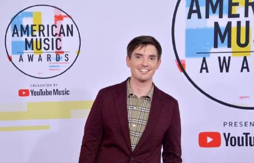 Zach Sang arrives for the 46th annual American Music Awards at the Microsoft Theater in Los Angeles on October 9, 2018.  LAP20181009165 JIMxRUYMEN