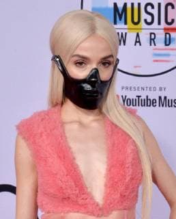 Singer Poppy arrives for the 46th annual American Music Awards at the Microsoft Theater in Los Angeles on October 9, 2018.  LAP20181009150 JIMxRUYMEN