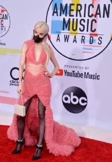 Singer Poppy arrives for the 46th annual American Music Awards at the Microsoft Theater in Los Angeles on October 9, 2018.  LAP20181009155 JIMxRUYMEN