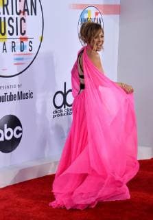 Singer and actress Jennifer Lopez arrives for the 46th annual American Music Awards at the Microsoft Theater in Los Angeles on October 9, 2018.  LAP20181009306 JIMxRUYMEN