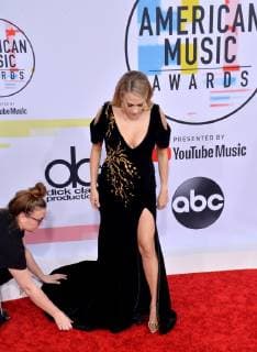 Singer Carrie Underwood arrives for the 46th annual American Music Awards at the Microsoft Theater in Los Angeles on October 9, 2018.  LAP20181009315 JIMxRUYMEN