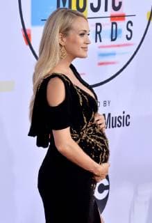 Entertainment Bilder des Tages Singer Carrie Underwood arrives for the 46th annual American Music Awards at the Microsoft Theater in Los Angeles on October 9, 2018.  LAP20181009324 JIMxRUYMEN