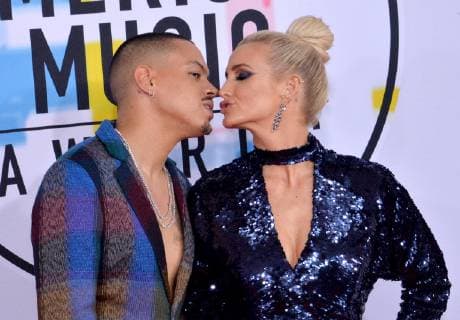 Actor Evan Ross and singer Ashlee Simpson arrive for the 46th annual American Music Awards at the Microsoft Theater in Los Angeles on October 9, 2018.  LAP20181009347 JIMxRUYMEN