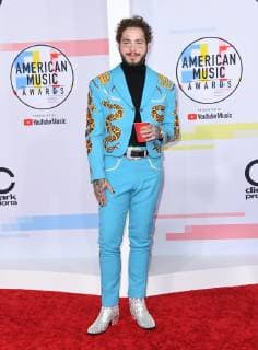 09 October 2018 - Los Angeles, California - Post Malone. 2018 American Music Awards - Arrivals held at the Microsoft Theater. Photo Credit: Birdie Thompson AdMedia 231061 2018-10-09 CA Los Angeles Etats-Unis  Copyright: xAdMediax STAR_231061_145