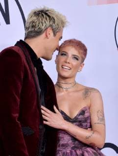 Rapper G-Eazy and singer Halsey (R) arrive for the 46th annual American Music Awards at the Microsoft Theater in Los Angeles on October 9, 2018.  LAP20181009471 JIMxRUYMEN