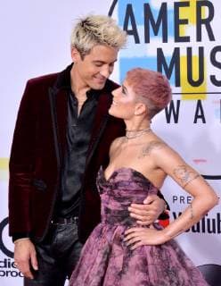 Rapper G-Eazy and singer Halsey (R) arrive for the 46th annual American Music Awards at the Microsoft Theater in Los Angeles on October 9, 2018.  LAP20181009469 JIMxRUYMEN