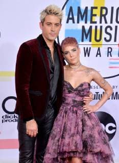 Rapper G-Eazy and singer Halsey (R) arrive for the 46th annual American Music Awards at the Microsoft Theater in Los Angeles on October 9, 2018.  LAP20181009467 JIMxRUYMEN
