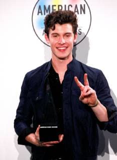 LOS ANGELES, CA - OCTOBER 09: Shawn Mendes, winner of the Favorite Artist - Adult Contemporary award, poses in the press room during the 2018 American Music Awards at Microsoft Theater on October 9, 2018 in Los Angeles, California. (Photo by imageSPACE MediaPunch) Copyright: ximageSPACE MediaPunchx