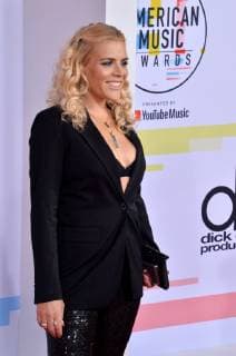 Actress Busy Philipps arrives for the 46th annual American Music Awards at the Microsoft Theater in Los Angeles on October 9, 2018.  LAP20181009572 JIMxRUYMEN