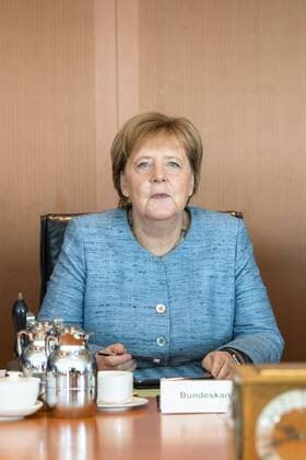 Bundeskanzlerin Angela Merkel vor der Kabinettsitzung im Kanzleramt in Berlin am 10. Oktober 2018. Kabinettsitzung der Bundesregierung *** Chancellor Angela Merkel before the Cabinet meeting in the Chancellery in Berlin on 10 October 2018 Cabinet meeting of the Federal Government