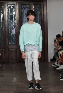 A model presents creations of the brand Boyfriend s Shirt by designer Laura Carrillo during the Mercedes-Benz Fashion Week Mexico, in Mexico City, Mexico, 10 October 2018. The Mercedes-Benz Fashion Week Mexico closes the upcoming 14 October. Mercedes Benz Fashion Week in Mexico City !ACHTUNG: NUR REDAKTIONELLE NUTZUNG!  Copyright: xSashenkaxGutierrezx MEX20 20181010-636748043498828227