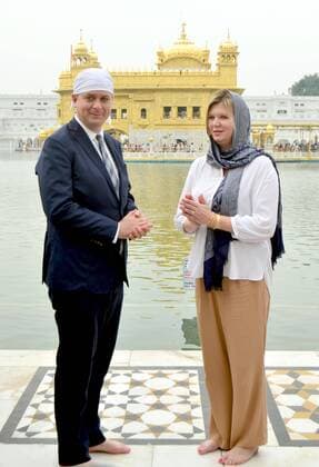 AMRITSAR, INDIA - OCTOBER 10: Andrew Scheer Leader Of Opposition (Conservative Party) in Canada along with his wife Jill Scheer pay obeisance at Golden Temple on October 10, 2018 in Amritsar, India. (Photo by Sameer Sehgal Hindustan Times) Canada Leader Of Opposition And Conservative Party Leader Andrew Scheer And With His Wife Jill Scheer Pay Obeisance At Golden Temple