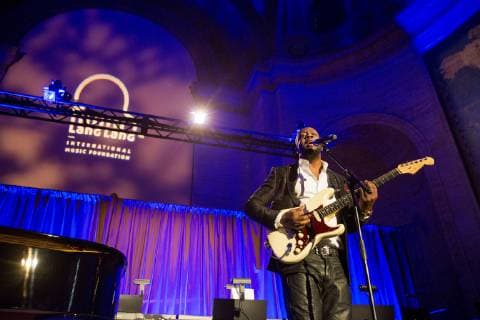 (181011) -- NEW YORK, Oct. 11, 2018 -- Singer Wyclef Jean performs in a benefit gala for music education in the United States and China, in New York Oct. 10, 2018. Pianist Lang Lang raised 1.6 million U.S. dollars in the benefit gala during a celebration for the 10th anniversary of the Lang Lang International Music Foundation. ) (yy) U.S.-NEW YORK-PIANIST LANG LANG-BENEFIT GALA wangxying 