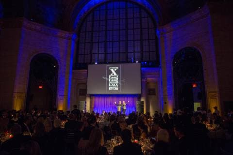 (181011) -- NEW YORK, Oct. 11, 2018 -- Guests take part in a benefit gala for music education in the United States and China, in New York Oct. 10, 2018. Pianist Lang Lang raised 1.6 million U.S. dollars in the benefit gala during a celebration for the 10th anniversary of the Lang Lang International Music Foundation. ) (yy) U.S.-NEW YORK-PIANIST LANG LANG-BENEFIT GALA wangxying 