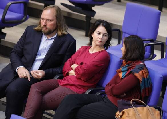 Anton Hofreiter Annalena Charlotte Alma Baerbock Katrin Goering Eckardt Alliance 90 The Greens Germany Berlin Bundestag 11 October 2018 55 Meeting Tax Relief of Families Islam