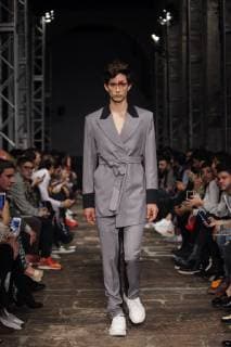 A model presents a creation of Mexican brand RCano during Mercedez-Benz Fashion Week Mexico City, in Mexico City, Mexico, 11 October 2018. Mercedez-Benz Fashion Week in Mexico City !ACHTUNG: NUR REDAKTIONELLE NUTZUNG!  Copyright: xSashenkaxGutierrezx CMX01 20181012-636749130941448656