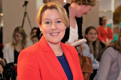Federal Minister Federal Minister of the Interior Franziska Giffey Portrait Portrait award ceremony TOMMI The German Childrens Software Award 2018 70 Frankfurt Book Fair Frankfurt Beyond words tbm19 Third Day of the Trade Fair Trade visitors Frankfurt Hesse Germany Exhibition Center