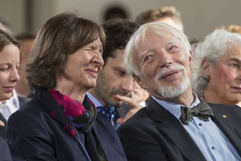 Entertainment Bilder der Woche KW41 Entertainment Bilder des Tages Die Kulturwissenschaftler Aleida (71) und Jan Assmann (80) haben am Sonntag (14.10.18) in der Frankfurter Paulskirche den Friedenspreis des Deutschen Buchhandels erhalten (Foto). (Siehe epd-Meldung vom 14.10.18) Friedenspreis an Aleida und Jan Assmann verliehen *** The cultural scientists Aleida 71 and Jan Assmann 80 have received the Peace Prize of the German Book Trade on Sunday 14 10 18 in the Paulskirche in Frankfurt Photo See epd News from the 14 10 18 Peace Prize awarded to Aleida and Jan Assmann Copyright: epd-bild HeikexLyding EDITORIAL USE ONLY