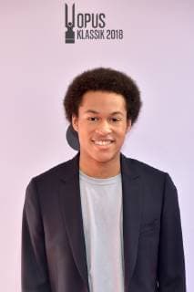 1 Opus Klassik Award Sheku Kanneh Mason arriving on the red carpet for the 1 OPUS KLASSIK AWARD at the Konzerthaus am GendarmenMarkt in Berlin on 14 10 2018