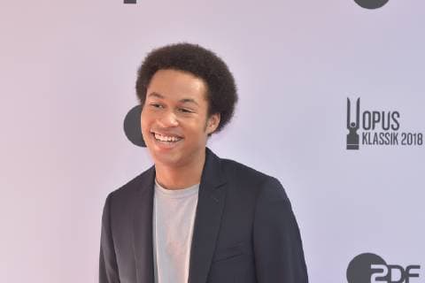 1 Opus Klassik Award Sheku Kanneh Mason arriving on the red carpet for the 1 OPUS KLASSIK AWARD at the Konzerthaus am GendarmenMarkt in Berlin on 14 10 2018