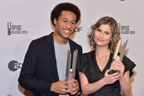 Sheku Kanneh Mason young artist Cello Lisa Batiashvili Violinist Concert formation Prize winner for the 1 OPUS KLASSIK AWARD at the Konzerthaus am GendarmenMarkt in Berlin on 14 10 2018