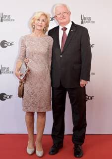 Berlin Opus Klassik 2018 Berlin 14 10 2018 Opus Klassik 2018 Berlin Rudolf Seiters and Brigitte Kolatabei awarding the Opus Klassik 2018 at the Konzerthaus Berlin Berlin 14 10 2017 Copyright: xLakomskix Eibner-Pressefotox EP_dli
