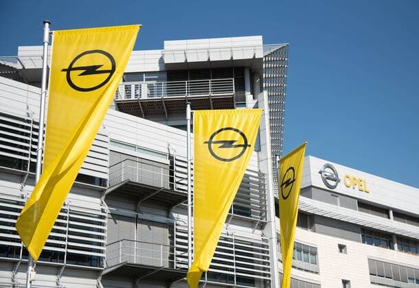The logo of the manufacturer Opel at the company headquarters in Ruesselsheim Because of a concrete suspicion of fraud in connection with diesel cars the police or the state criminal police Hessen has the business premises of the Car manufacturer Opel searches affected are 95 000