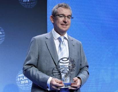 Valencian writer Santiago Posteguillo wins the 67 Planeta Novel Award with the novel Yo, Julia (I, Julia) during a gala celebrated at the Palace of Congresses of Barcelona, Catalonia, Spain, 15 October 2018. 67 Planeta Novel Award !ACHTUNG: NUR REDAKTIONELLE NUTZUNG!  Copyright: xAndreuxDalmaux CAT02 20181016-636752467170759595