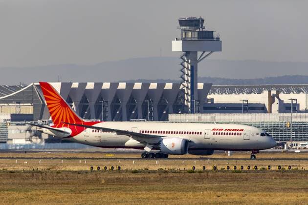 FRA Fraport Air India Boeing 787 Dreamliner on the taxiway