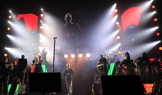 Puerto Rican-born US singer Marc Anthony performs on stage during a concert as part of his Legacy Tour at the in the Palace of Sports of Mexico City, Mexico, 16 October 2018. Marc Anthony continues his tour around Mexico !ACHTUNG: NUR REDAKTIONELLE NUTZUNG!  Copyright: xMarioxGuzmánx MEX21 20181017-636753492021735407