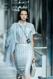 A model displays a new creation at the fashion show of YOUWEI during the Shanghai Fashion Week Spring Summer 2019 in Shanghai, China, 17 October 2018. YOUWEI show at 2019 Spring Summer Shanghai Fashion Week  pbu886135_09
