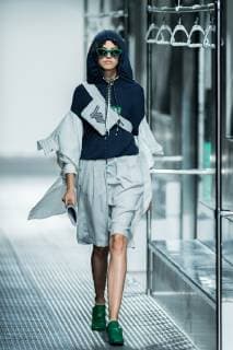 A model displays a new creation at the fashion show of YOUWEI during the Shanghai Fashion Week Spring Summer 2019 in Shanghai, China, 17 October 2018. YOUWEI show at 2019 Spring Summer Shanghai Fashion Week  pbu886135_17