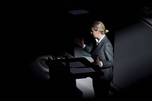 Alice Weidel, Bundestag DEU, Deutschland, Germany, Berlin, 17.10.2018 Rede von Alice Weidel, Fraktionsvorsitzende der AfD, Alternative fuer Deutschland, nach der Regierungserklaerung und der Debatte vor einem Treffen der Europaeischen Fuehrer in Bruessel ueber die Brexit-Verhandlungen im Plenarsaal Deutscher Bundestag in Berlin, Deutschland. Alice Weidel, leader of the parliamentary fraction of the right-wing party AfD, Alternative fuer Deutschland, Alternative for Germany, during the debate about the Europe-Britain Brexit negotiations and the upcoming meeting of European leaders in Brussels during a meeting at a session of the German parliament Deutscher Bundestag Bundestag at the Reichstag building in Berlin, Germany, Wednesday, Oct. 17, 2018