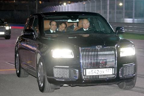 News Bilder des Tages SOCHI, RUSSIA â€“ OCTOBER 17, 2018: Egypt s President Abdel Fattah el-Sisi looks (L) and Russia s President Vladimir Putin drive an Aurus car at the Sochi Autodrom racing circuit. Alexei Druzhinin Russian Presidential Press and Information Office TASS  TS0942D9