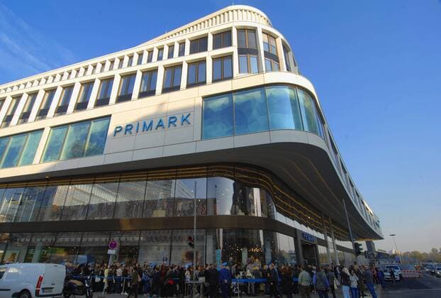 The new Primark Neubau at the zoo for the opening on 18 18 18 The Beate Uhse department store used to be here